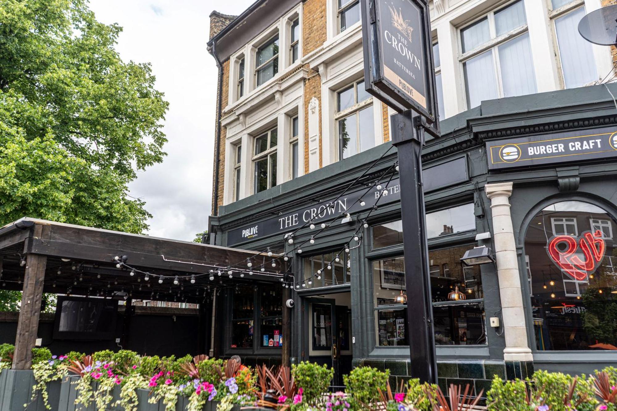 Publove @ The Crown, Battersea Londres Exterior foto